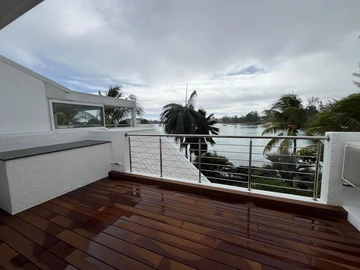 5 Bedroom Townhouse, Duplex