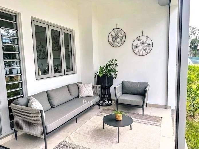 For Rent - 3-Bedroom Beachfront Apartment - Grand Gaube