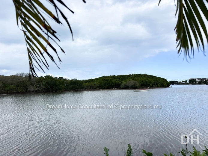Appartement de luxe 4 chambres au bord de l'eau à louer à La Balise Marina, Rivière Noire