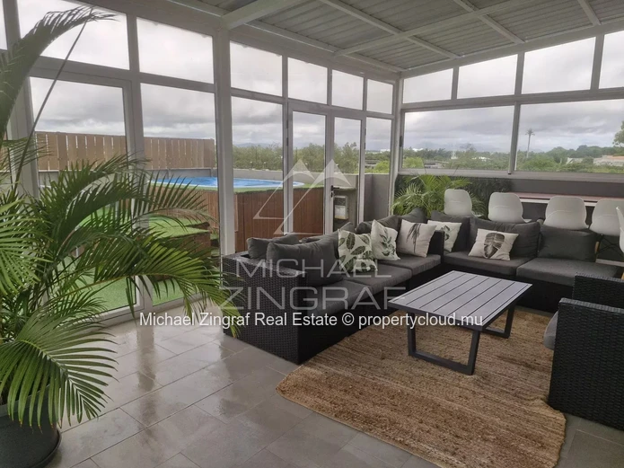 Grand Baie – Élégant Appartement avec Rooftop et Piscine Privée