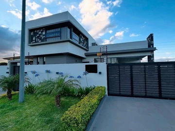 4 Bedroom Villa