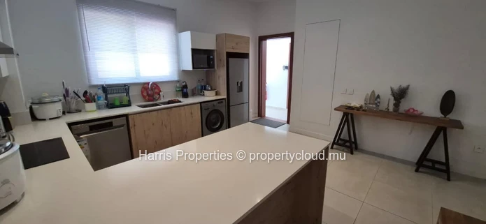 Beachfront 3-Bedroom Apartment For Short-Term Rental – Grand Gaube