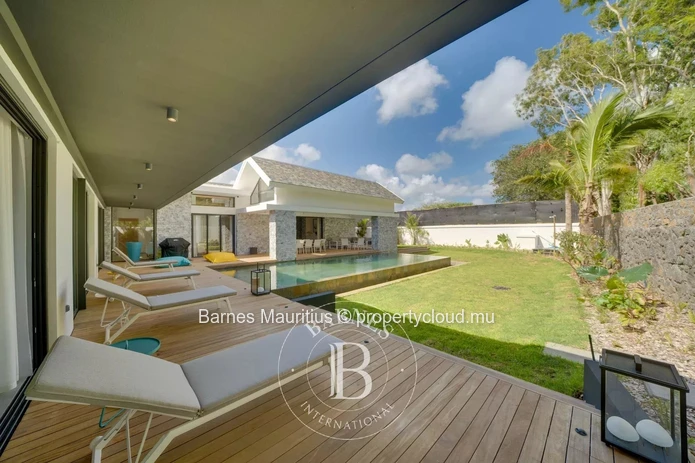 PEREYBERE - Villa a few steps from the beach - 4 bedrooms