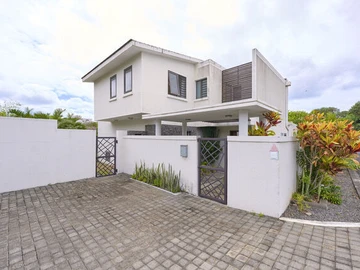 4 Bedroom Villa