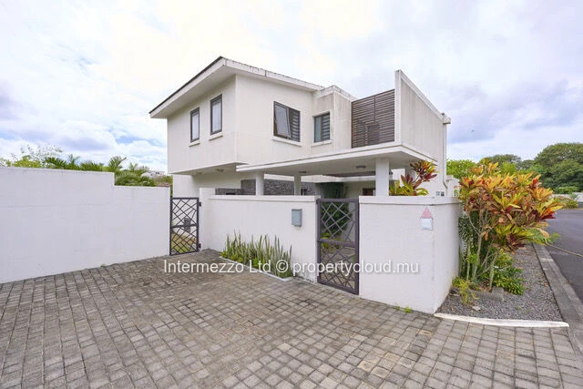 Furnished 4-Bedroom Villa with Pool for Rent in Trou aux Biches – €3,300/month