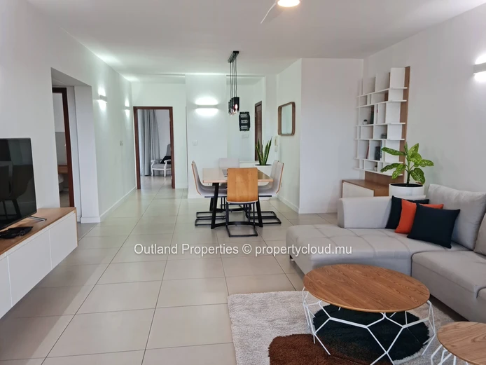 Beautiful newly renovated 3-bedroom apartment with swimming pool