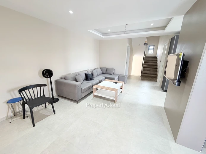 À Louer – Townhouse De 3 Chambres – Mont Choisy