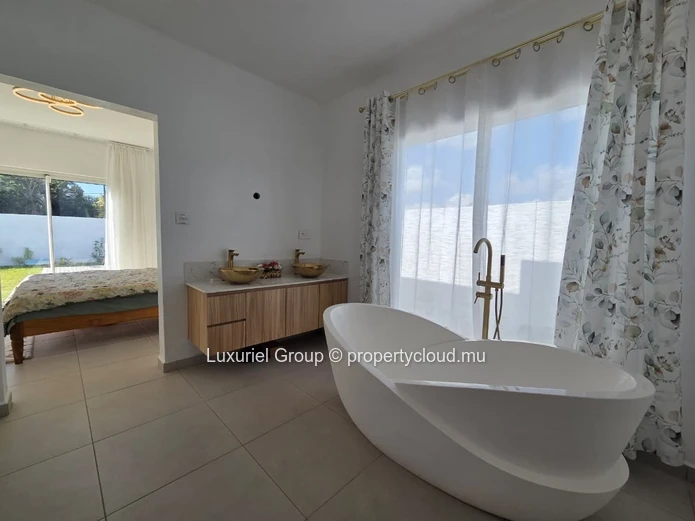 Brand-New Villa for Rent in Petit Raffray