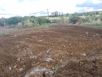 Residential land of 9 perches is for sale in L'Amitié