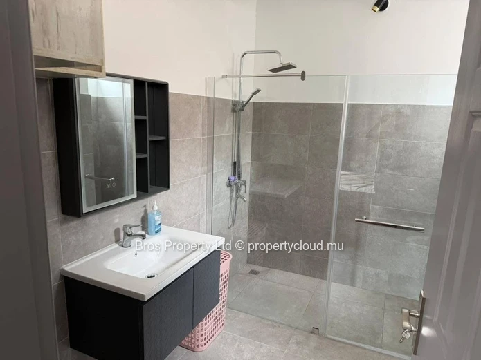 55 000 Rs/mois | Maison duplex de luxe 3 chambres à louer à Pereybere, Grand Baie