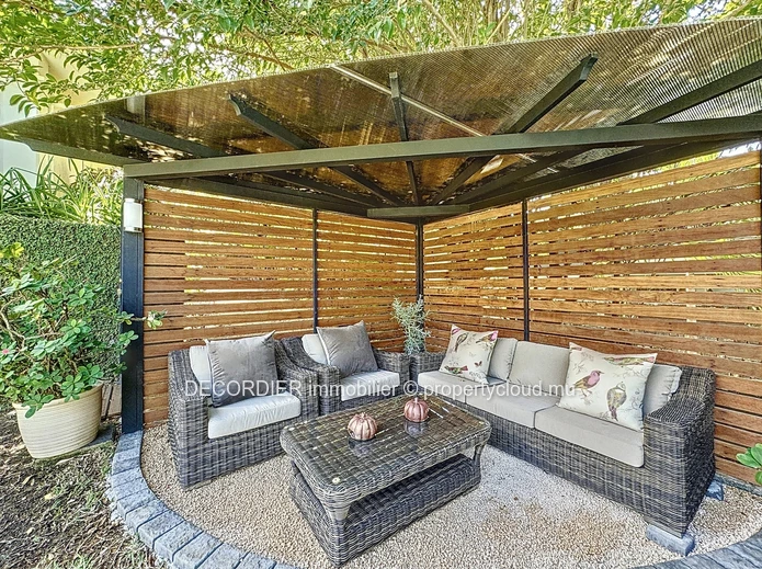 Magnifique villa à étage situé dans une résidence