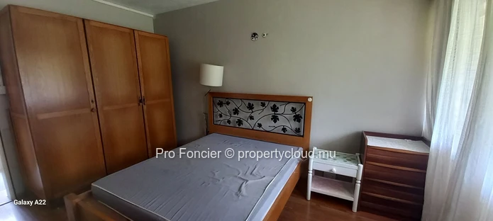 Maison à vendre à Quatre-Bornes - Un bien de plain-pied au cœur d’un vaste jardin arboré