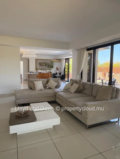 Luxury Triplex with Spacious Terraces