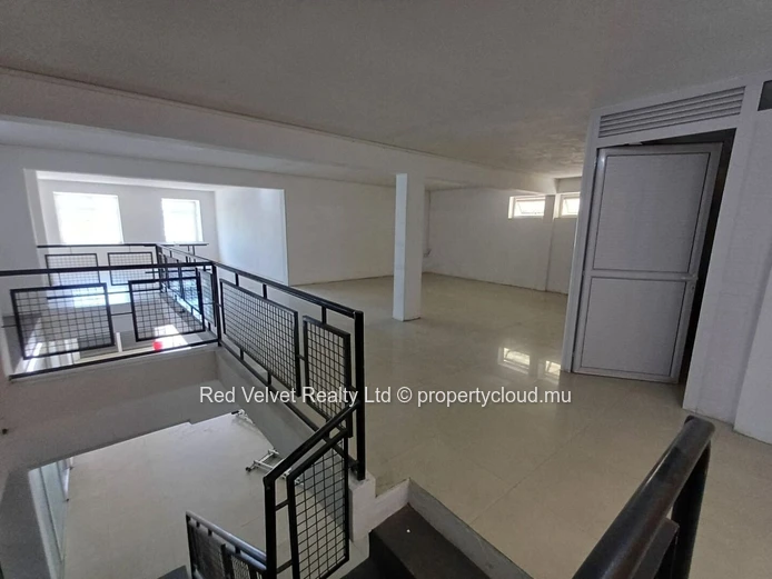 Immeuble commercial à vendre à Grand Baie | Emplacement de choix en front de mer