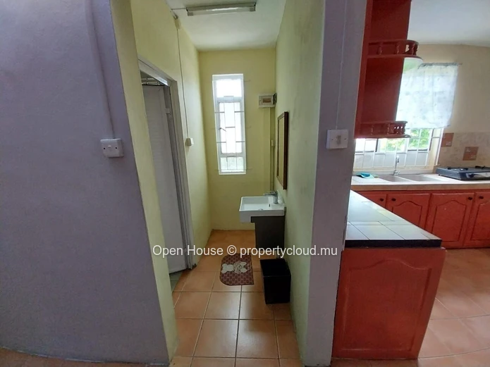 Duplex meublé 2 chambres à louer à Mon Choisy avec piscine commune