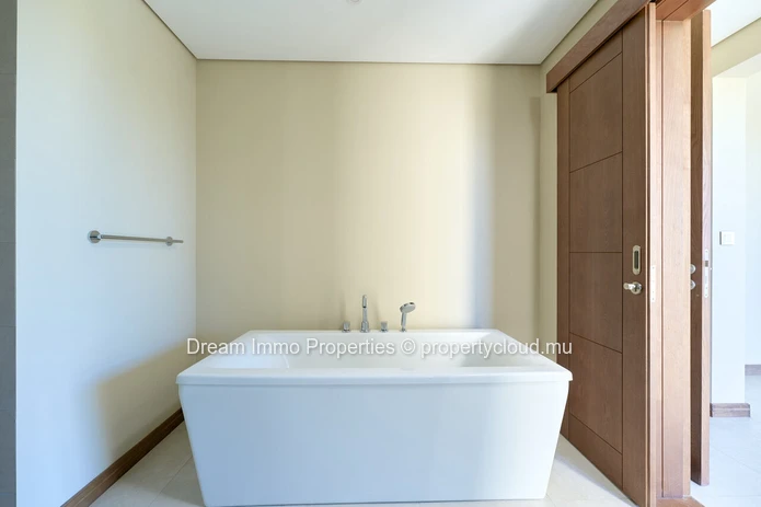 Appartement 2 Ch Avec Toit Terrasse Privé & Vue Mer - Residence Le Savoy A Pte Aux Canonniers