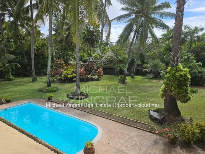 Villa spacieuse avec piscine et grand jardin à Pereybère