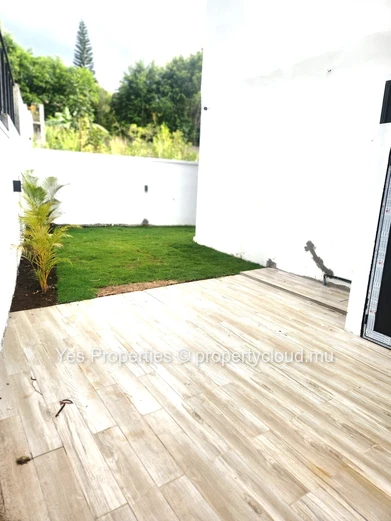 FOR SALE :  5-Bedroom Townhouse – Floréal – Rs – CALL 