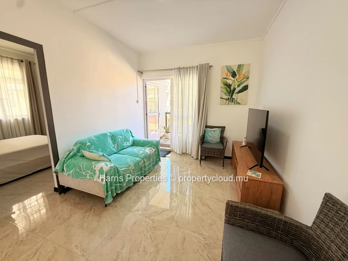 Charming First-Floor Apartment for Rent in Pereybere 