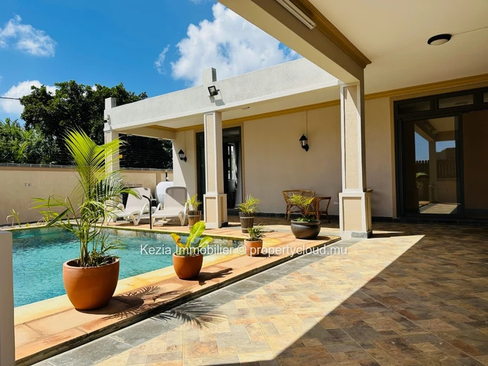 Modern Single-Storey House With A Balinese-Inspired Pool