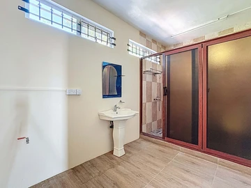4 Bedroom Apartment