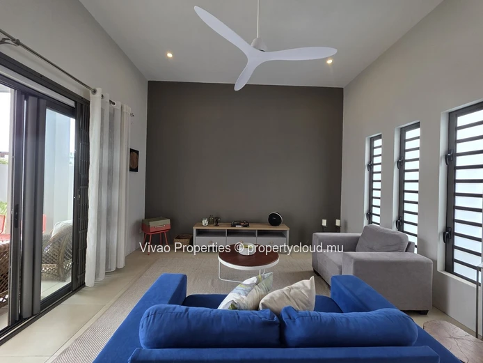 Villa individuelle de 2 chambres en-suite avec piscine privée à louer à Péreybère