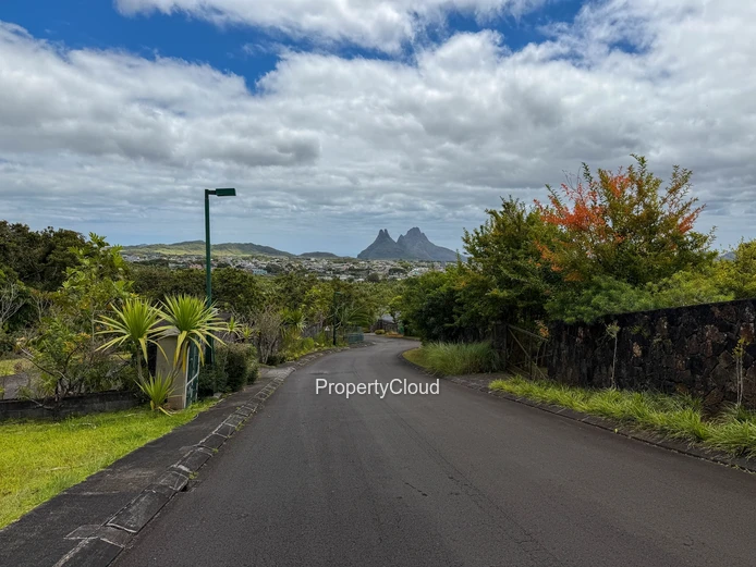 1,056 Sqm / 278 Toises Plot For Sale | La Vanille, Floréal | High End Gated Development | Amazing View | Rs 11M