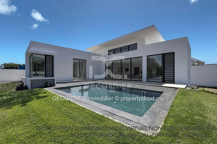 Contemporary Single-Storey Villa with Swimming Pool