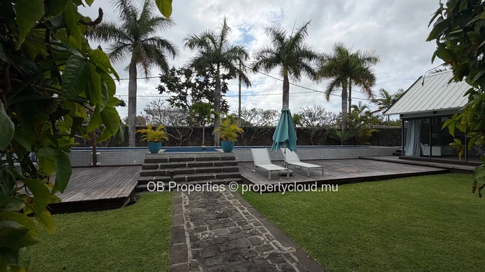 Prestigious 5-Bedroom Villa for Rent in Forêt Daruty