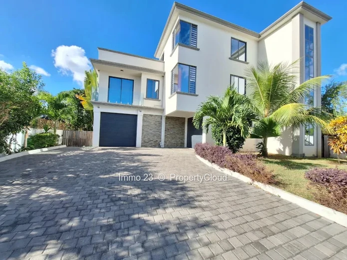 House / Villa - 5 bedrooms - Mont Choisy - Ref. MA99898LO