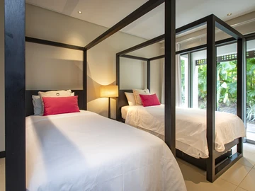 5 Bedroom Villa
