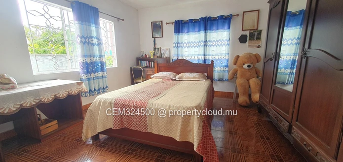 Semi furnished house for sale at royal road Montagne Blanche