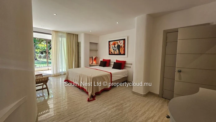 Villa of 8 bedroom at prestigious Golf Estate 