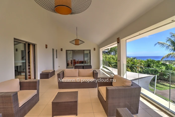 Fantastique villa de 5 chambres avec vue panoramique sur la mer 