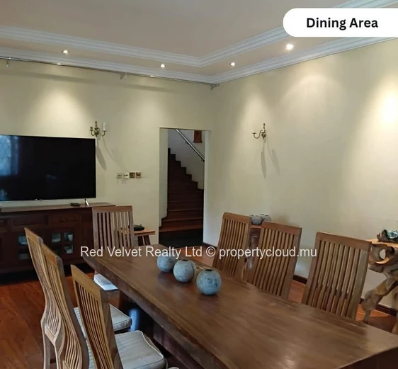 Spacieuse maison à vendre à Trianon | Opportunité de conversion résidentielle ou commerciale