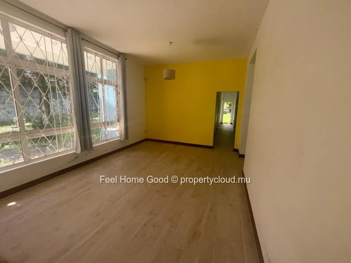 House for Sale in Vacoas – Strategic Location & Professional Potential