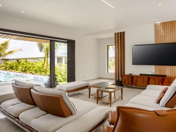 5 Bedroom House