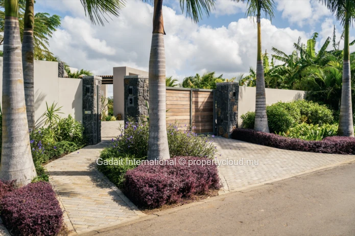 Exceptional Villa in Anahita, Mauritius – Panoramic Views Over Golf and Mountains