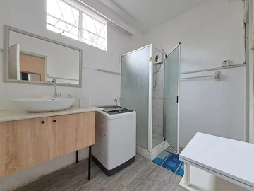 14 Bedroom Building