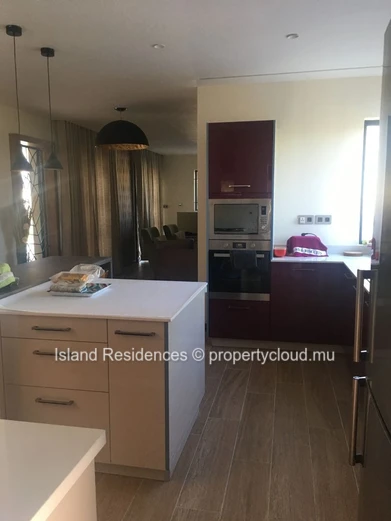 Fully furnished and well equipped modern villa with 6 bedrooms, pool and garage in a secure residence