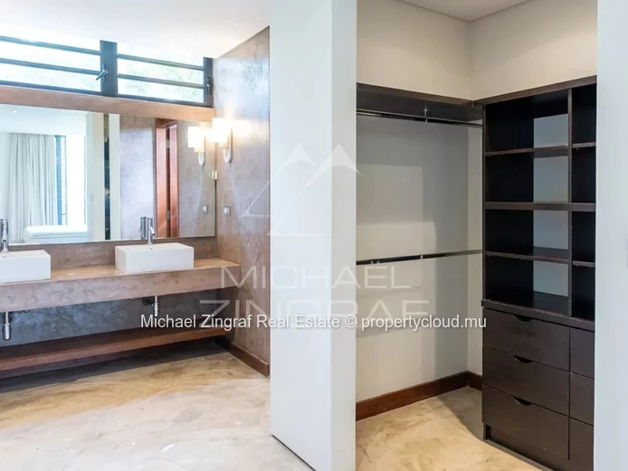 Elegant Riverside Villa in a Prestigious Residential Area – Balaclava