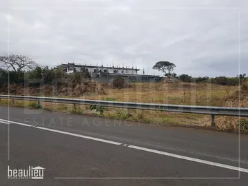 Residential land of 25 perches for sale in La Porte, Providence, Flacq.