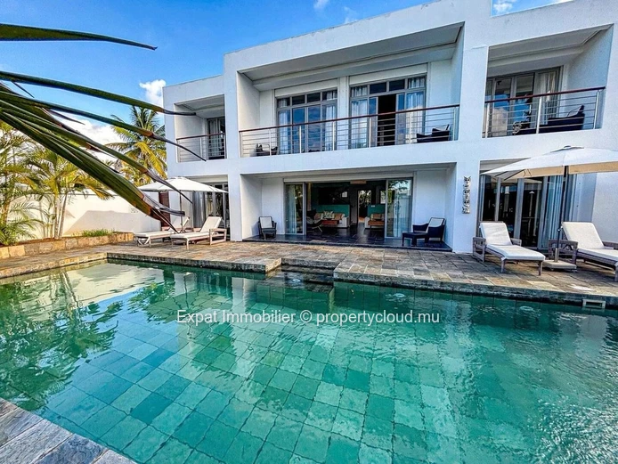 Splendid Villa in Secure Residence with Direct Sea Access at Pointe aux Canonniers 