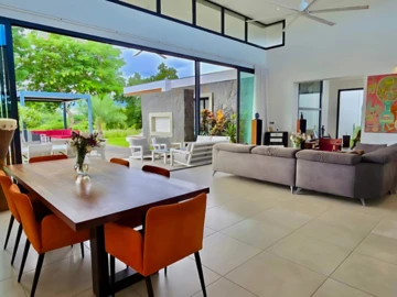 5 Bedroom Villa