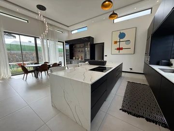 4 Bedroom Villa