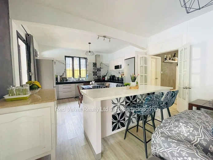 Charming House for Rent in Pointe aux Canonniers | Private Pool & Lush Garden