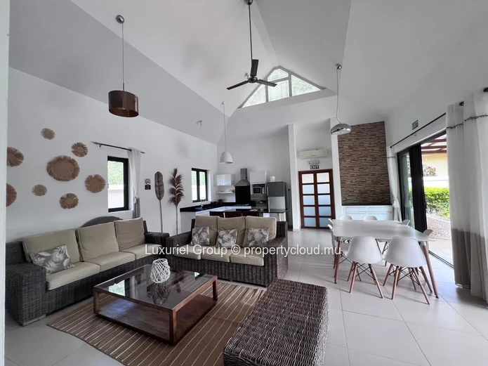 Élégante Villa Contemporaine Avec Espaces Extérieurs
