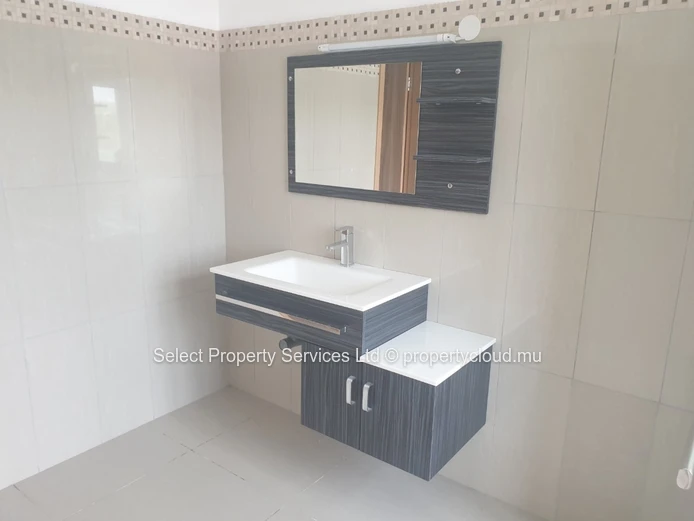 Grand Penthouse R+2 à vendre au River Island Residence - Trianon