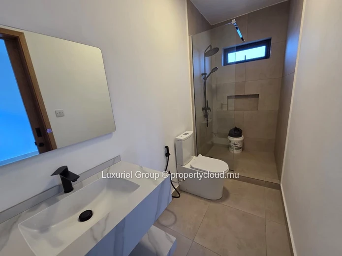 Villa for Sale in Pereybere – Local Market