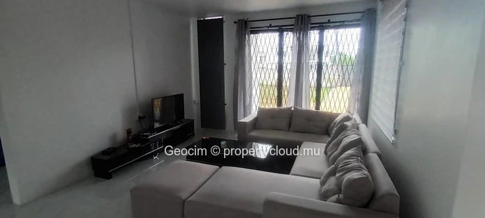 Albion Morc Berjeeraz fully furnished 4 bedroom's house. Plot of land448 sqm. Swimmingpool. Available now (Sole Mandate)